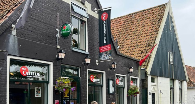 Het Cafeetje in Oosterend (1)